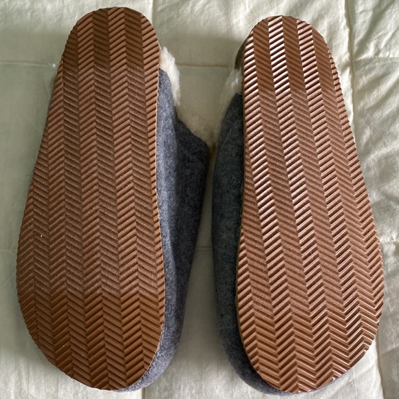 LANDS END PUPPY SCUFFS - Picture 5 of 5